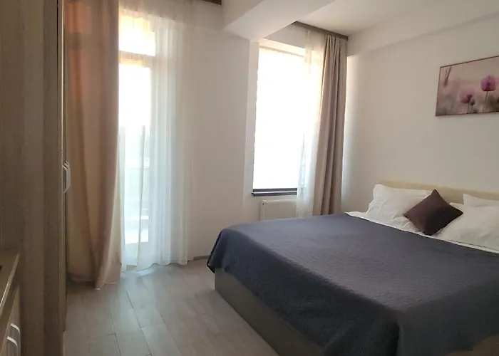 Summerland Views Apartment Mamaia